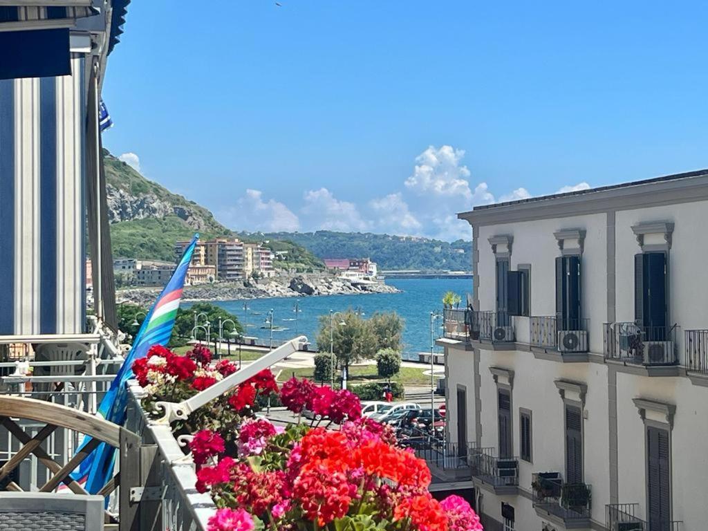 A Casa Dei Bruno B&B Поццуоли Экстерьер фото